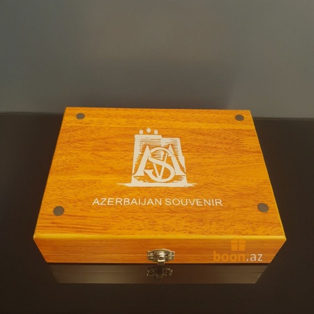 Подарочный набор Шахматы с флягой Девичья башня "Maiden's Tower"